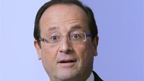 Aucun Français ne doit se trouver à plus de 30 minutes d'un service d'urgences, a déclaré samedi François Hollande, réagissant à la mort d'un nouveau-né dont la mère a accouché alors qu'elle se rendait à une maternité située à une heure de route de son do