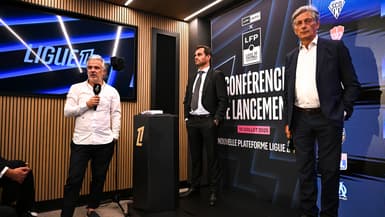 Vincent LABRUNE, Jérôme CAZADIEU et Nicolas DE TAVERNOST lors de la présentation de Ligue 1+ le 08/08/2025