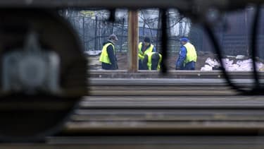 Le 1er décembre 2011, vers 08H30, neuf ouvriers, travaillant sur une portion de voie ferrée privatisée par Alstom, avaient été surpris par un train Régiolis. Trois ont été mortellement percutés.