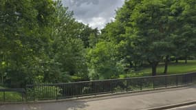 Un pont enjambant le Réveillon à Villecresnes dans le Val-de-Marne