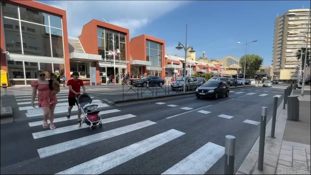 Saint-Raphaël: devant la gare, des zones tampons ont également été installées.