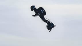 Franky Zapata sur son Flyboard Air