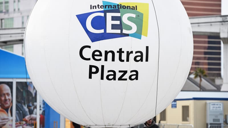 Devant le Convention Center de Las Vegas, un ballon géant indique l'emplacement de la grand-messe du high-tech.