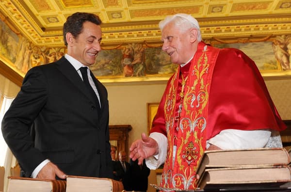 Nicolas Sarkozy et Benoît XVI le 8 octobre 2010 au Vatican 