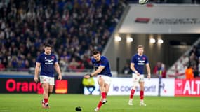 Thomas Ramos passe la pénalité de la gagne lors de France-Angleterre (33-31, VI Nations), le 16 mars 2023