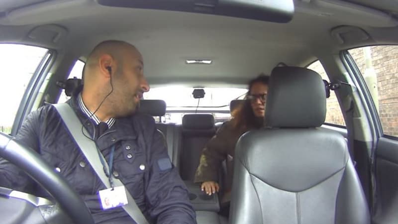 À Londres, les chauffeurs Uber ont filmé la réaction de leurs clients, à qui ils appliquent le délai de 5 minutes que les autorités locales veulent leur imposer avant de débuter une course.