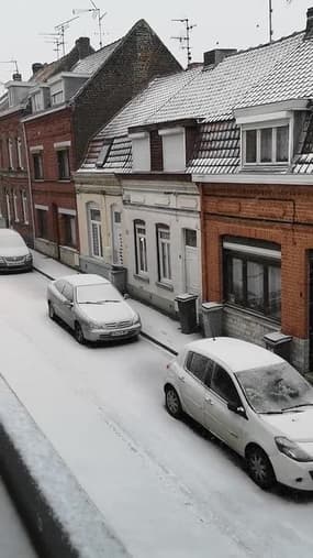 Nord : neige à Wattrelos - Témoins BFMTV