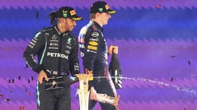 Lewis Hamilton (Mercedes) célèbre sa victoire au GP d'Arabie saoudite devant Max Verstappen (Red Bull) le 5 décembre 2021 au circuit de Jeddah
