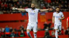 Karim Benzema fête son but, le 2e du Real Madrid contre Majorque aux Îles Baléares, le 14 mars 2022 