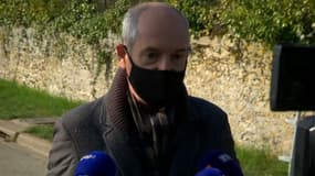 Guy Geoffroy, le maire de Combs-la-Ville, en Seine-et-Marne, s'exprime après le violent cambriolage des époux Tapie dimanche 4 avril 2021