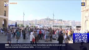 Marseille: des centaines de personnes rassemblées devant la mairie contre les violences liées au trafic de drogue