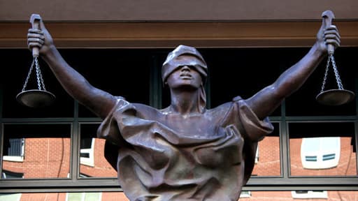 Le procès en appel des "tournantes" de Fontenay aboutit à un verdict plus lourd qu'en première instance, vendredi 13 décembre 2013.