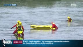 Des sauveteurs sur le Rhin