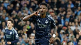 Le Brésilien Vinicius Jr célèbre un but avec le Real Madrid en chambrant le public, le 17 mars 2026