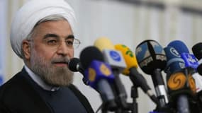 Le nouveau président iranien, le modéré Hassan Rohani, a déclaré lundi que l'Iran était prêt à plus de transparence dans son programme nucléaire et à renouer des relations constructives avec le reste de la planète sans pour autant vouloir suspendre son ac
