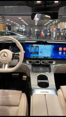 Mercedes GLC : un écran géant de 1 mètre de large 