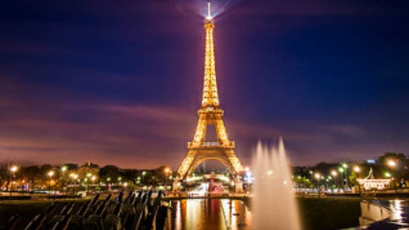 La Tour Eiffel sera illuminée aux couleurs d'une équipe, tous les soirs de match durant l'euro.