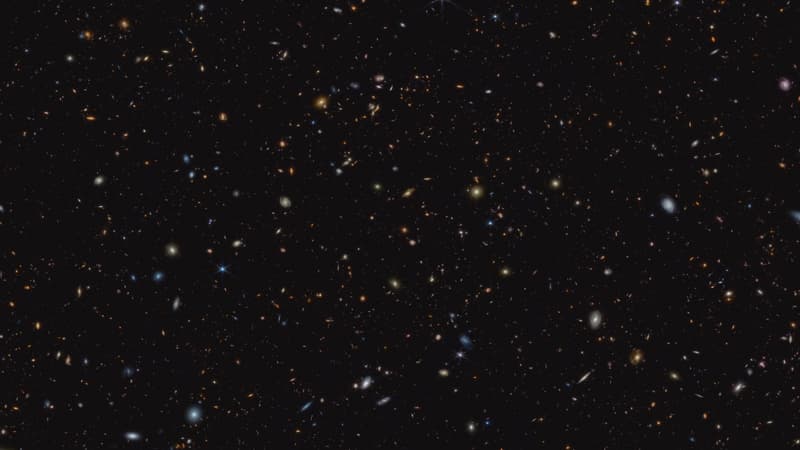 Cette image obtenue publiée sur les réseaux sociaux de la NASA le 5 juin 2023 et prise par le télescope spatial James Webb de la NASA/ESA/CSA, montre plus de 45.000 galaxies.