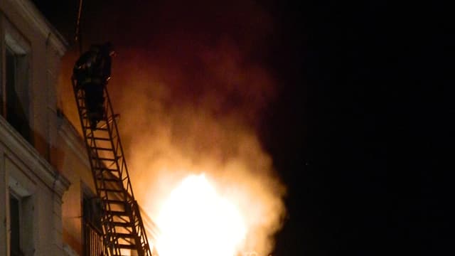 Un incendie terrible incendie a fait 8 morts, dont deux enfants, à Paris.