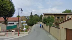 Le garçon vivait dans ce village de la Drôme, Chantemerle-les-Blés.