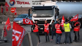 Les routiers restent mobilisés ce mardi. 