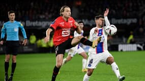 Rennes-PSG : Majer en duel avec Bernat 