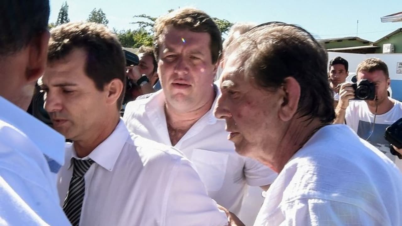 João De Deus Les Crimes D'un Guérisseur Brésil: plusieurs centaines de femmes accusent un médium d'agressions