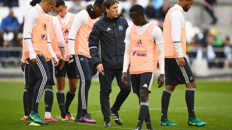 Rudi Garcia au milieu de ses joueurs