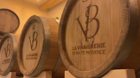 Des fûts de la vinaigrerie de Haute-Provence, à Gréoux-les-Bains.