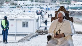 Le pape François à Mytilène sur l'île de Lesbos, le 5 décembre 2021. 