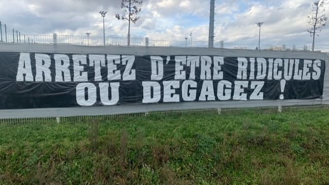 La banderole supp avant OL-Strasbourg La banderole supp avant OL-Strasbourg