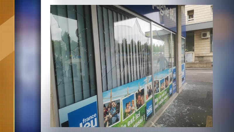 Les vitres de la station de radio ont été brisées par des casseurs à Reims.