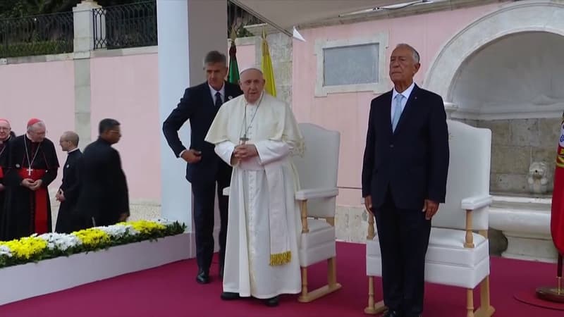 Suivez en direct l'arrivée du pape François aux JMJ à Lisbonne