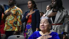 Maria Valles Bonilla, une Salvadorienne de 106 ans, a été naturalisée américaine mardi, lors d'une cérémonie à Fairfax, en Virginie