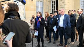 Les représentants de l'intersyndicale sur le perron de Matignon, le 5 avril 2023.