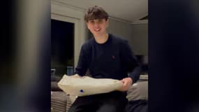 Arthur, 16 ans, fait partie des personnes dont on est sans nouvelle depuis la nuit de la Saint-Sylvestre ayant pris un tournant dramatique à Crans-Montana (Suisse) lors d'un violent incendie.