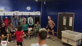 Le fils de Marcelo jouant avec le vestiaire madrilène