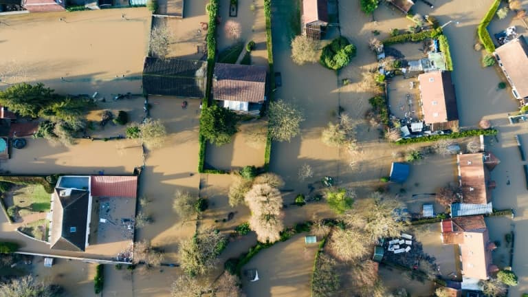 Vue aérienne d'une partie de Blendecques (Pas-de-Calais), l'une des communes sévèrement touchées par les inondations, le 4 janvier 2024.