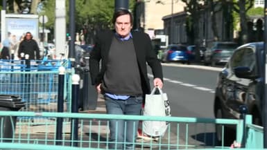 Pierre Palmade en sortant de la prison de Bordeaux le 16 avril 2025.