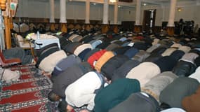Prière musulmane, à Evry-Courcouronnes. 