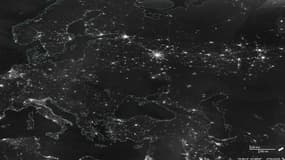 Une image satellite de l'Ukraine capturée par la Nasa montre l'ampleur des coupures de courant après des frappes russes, le 24 novembre 2022