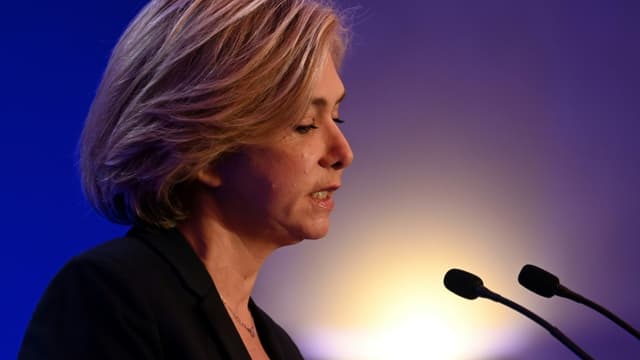La candidate LR à la présidentielle Valérie Pécresse s'exprime après l'annonce des résultats du premier tour le 10 avril 2022 à Paris