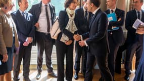 Emmanuel Macron saluant Audrey Azoulay