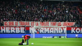 Banderole des supporteurs de Caen le 3 janvier 2025
