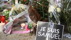 Une pancarte en hommage à Samuel Paty, enseignant assassiné par un islamiste le 16 octobre 2020