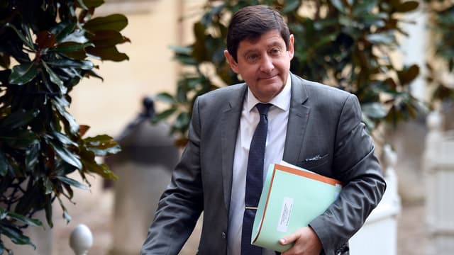 Pour inciter les salariés à s'engager dans des projets citoyens, Patrick Kanner leur propose de prendre 6 jours de congés par an que les entreprises ne pourront refuser. En revanche, ces journées ne seront pas rémunérées.