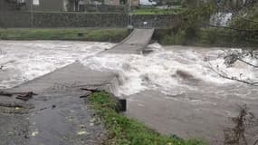 Pont submergé au Cheylard - Témoins BFMTV