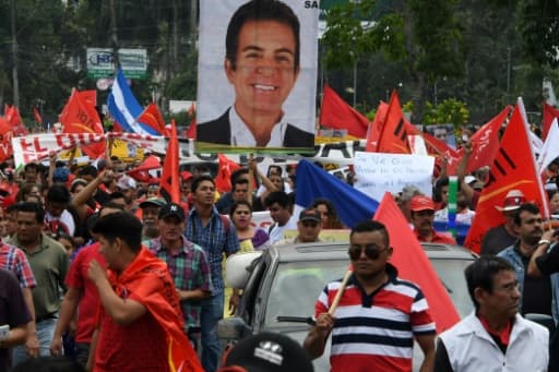 Manifestation en faveur du candidat présidentiel de l'opposition Salvador Nasralla, le 6 janvier 2018 à San Pedro Sula, (180 km nord de Tegucigalpa) Manifestation en faveur du candidat présidentiel de l'opposition Salvador Nasralla, le 6 janvier 2018 à San Pedro Sula, (180 km nord de Tegucigalpa)