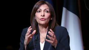 La candidate socialiste à la présidentielle Anne Hidalgo en meeting le 3 avril 2022 à Paris