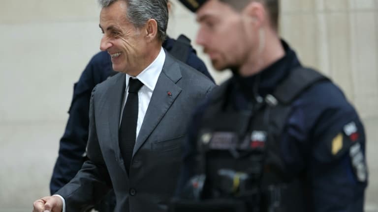 Nicolas Sarkozy arrive devant la Cour d'appel de Paris, dans le dossier dit "Bygmalion", le 8 novembre 2023